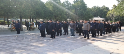 缅怀先烈铸忠魂 砥砺奋进守初心--多盈在线app网页登录与兰陵县自然资源和规划局开展清明节祭扫结对共建活动